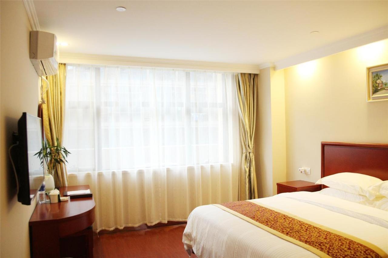 Greentree Inn Shanghai Pudong Airport Wild Animal Park Express Hotel Nanhui Екстер'єр фото